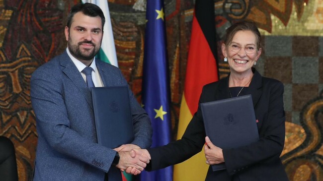 FM Georgiev, German Ambassador Sign Agreement on Temporary Representation for Processing Transit Visas of Certain Turkish Nationals